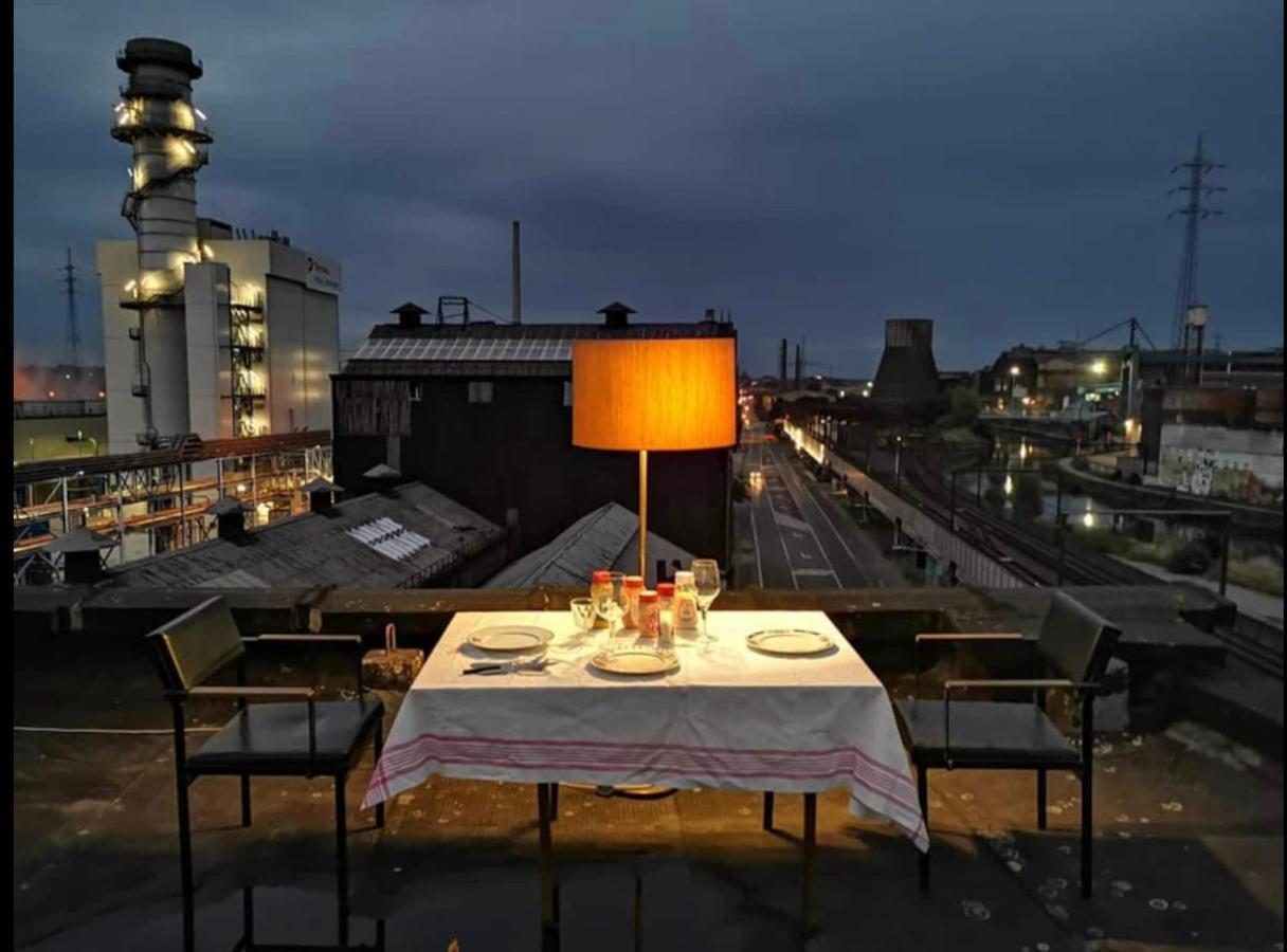 שרלרואה Ghostel 1St - Aventure Alternative - Guest House - Arts-Factory-Experience - For Artists, Makers And Open Minds - Attention, We Are Not A Hotel And Are Not Adapted For Everybody - Read Host Warnings Before Reservation - Www,Providence,Be Asbl מראה חיצוני תמונה